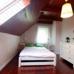 łóżko dwuosobowe w domku na kaszubach