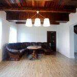 salon z kanapą - domek do wynajęcia kaszuby